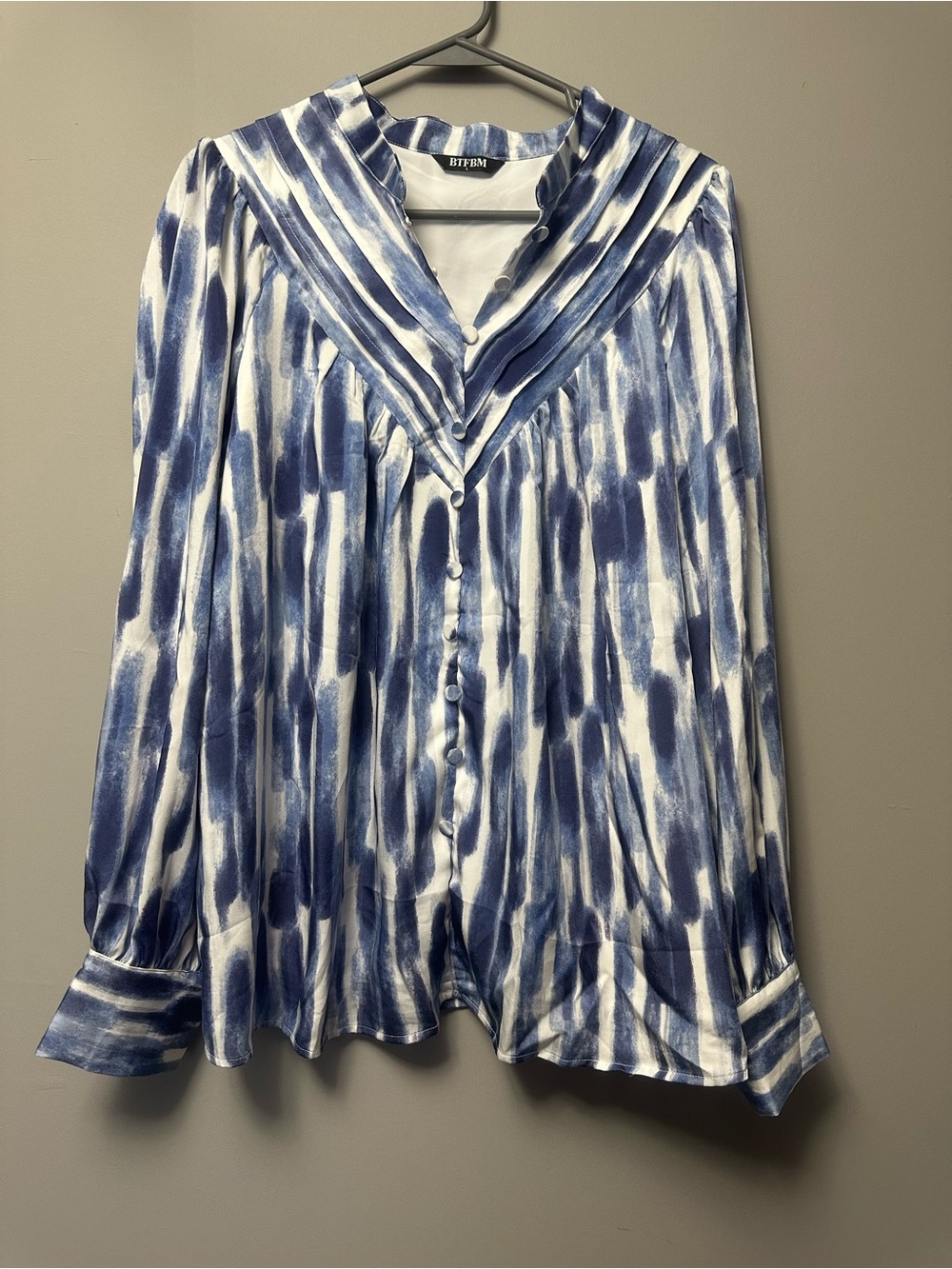 Ettem Blue and White Abstract Tie-Dye Button-Front Blouse
